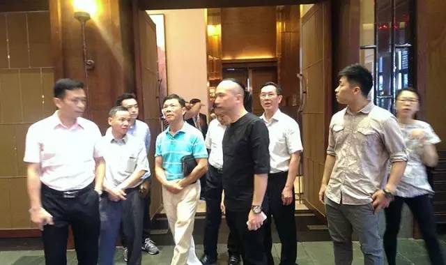 珠海经济特区三联企业集团与广州AG8旗舰厅餐饮集团项目合作签约仪式成功举行