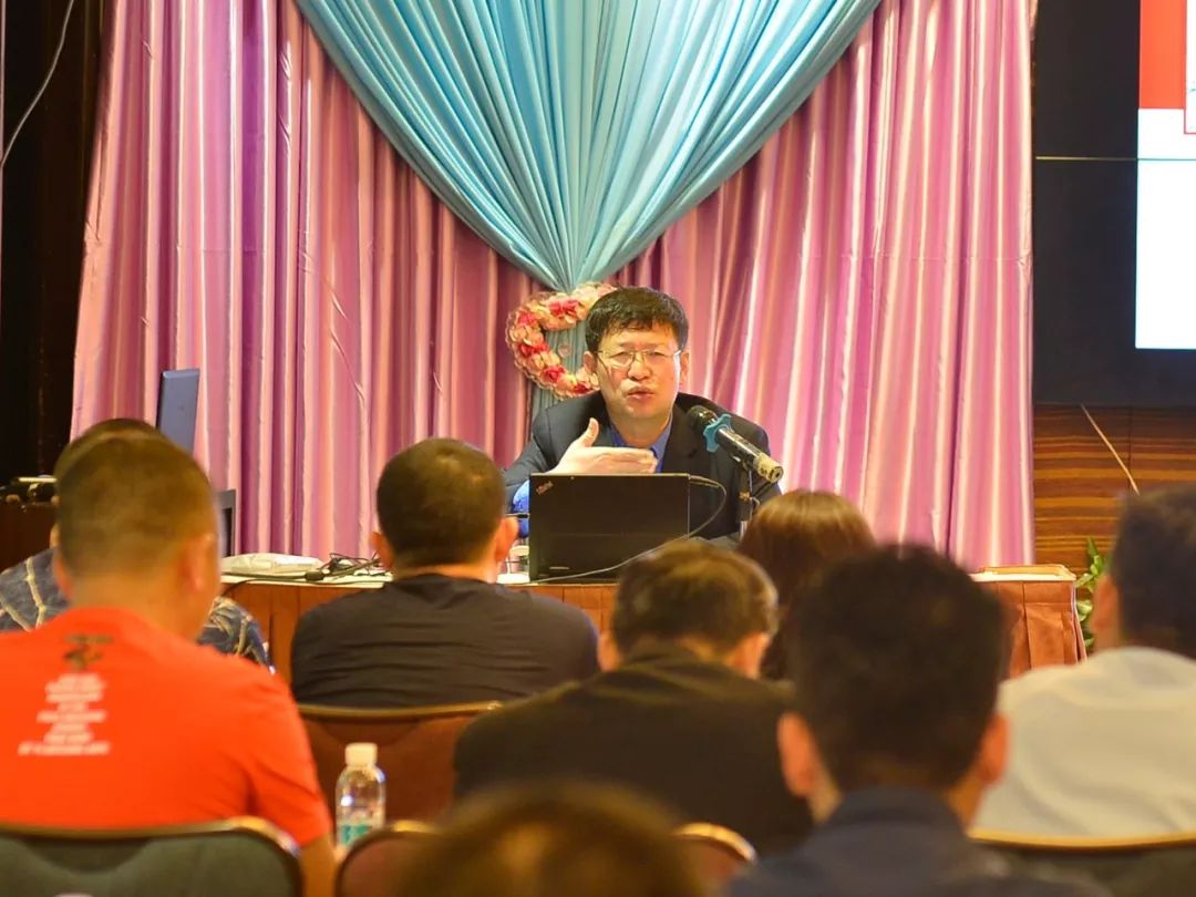 清华大学李江涛教授-《当前餐饮业的形势分析与企业战略选择》高端讲座圆满举行